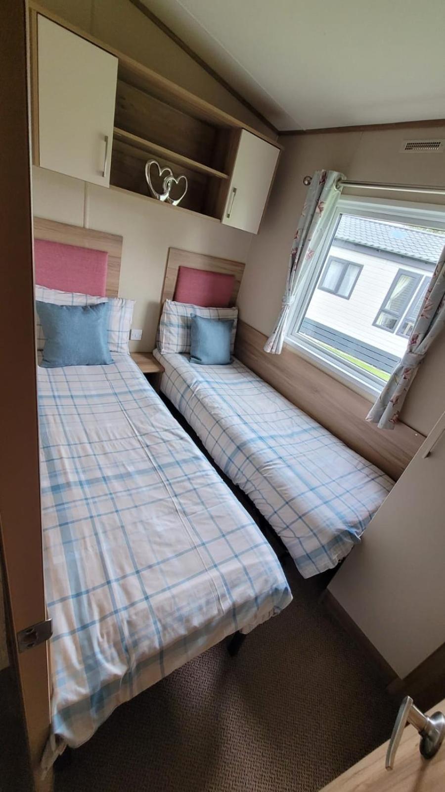 Tattershall Lakes Kingfisher Caravan 8 Berth With Hot Tub & Wifi Extérieur photo