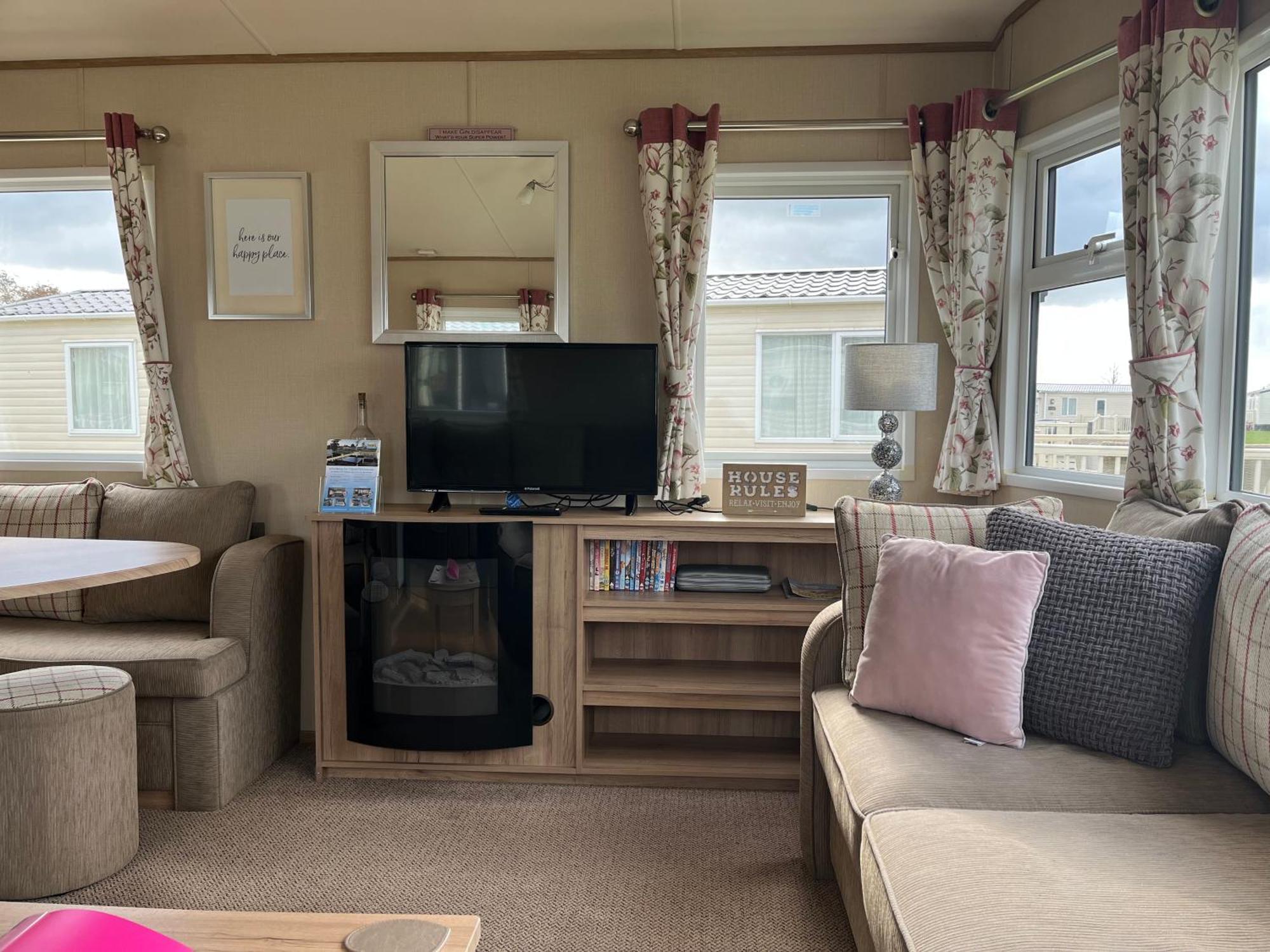 Tattershall Lakes Kingfisher Caravan 8 Berth With Hot Tub & Wifi Extérieur photo