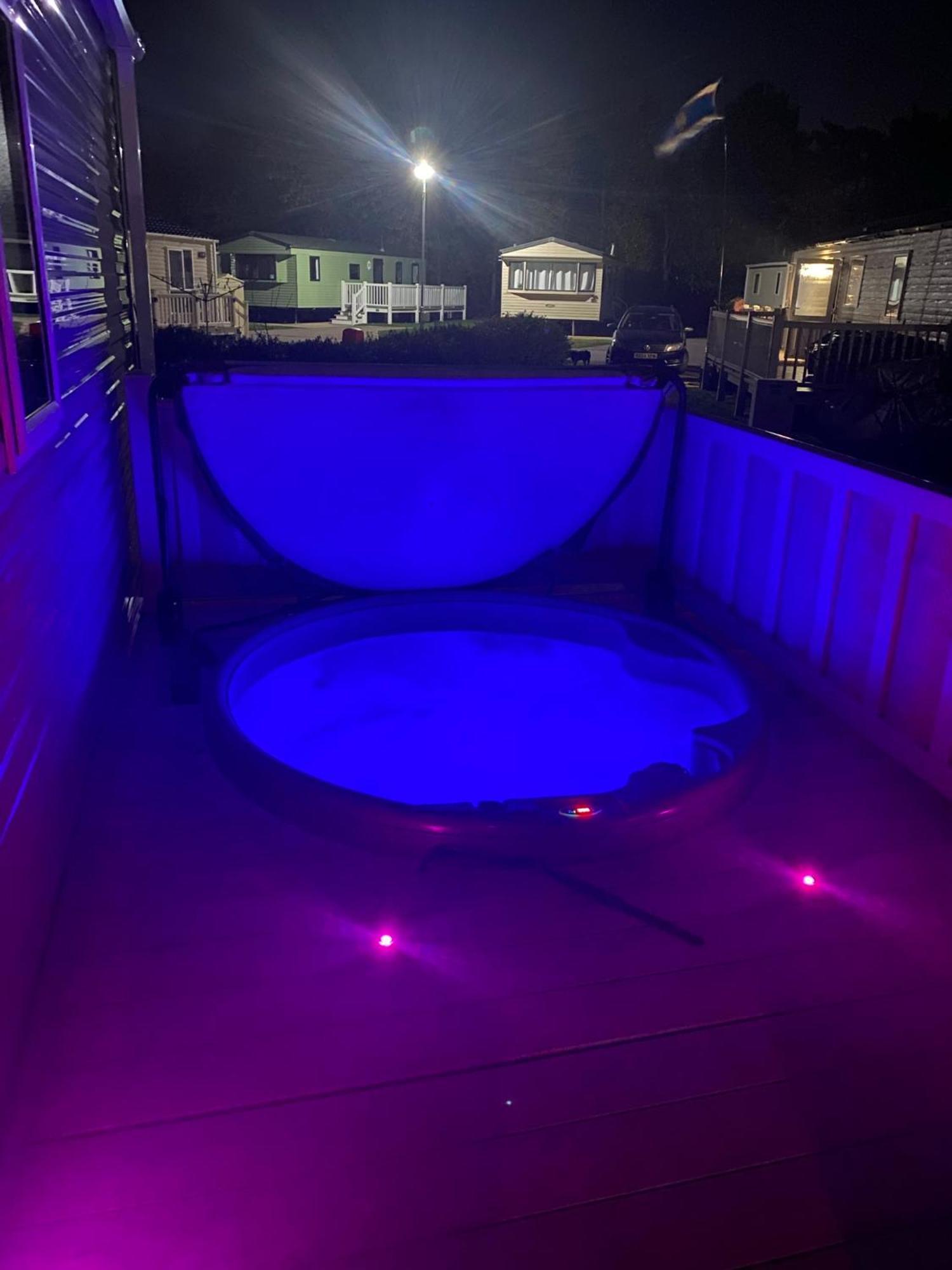 Tattershall Lakes Kingfisher Caravan 8 Berth With Hot Tub & Wifi Extérieur photo