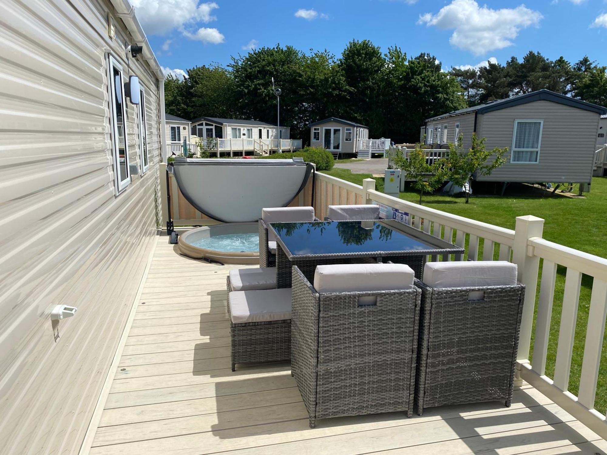 Tattershall Lakes Kingfisher Caravan 8 Berth With Hot Tub & Wifi Extérieur photo